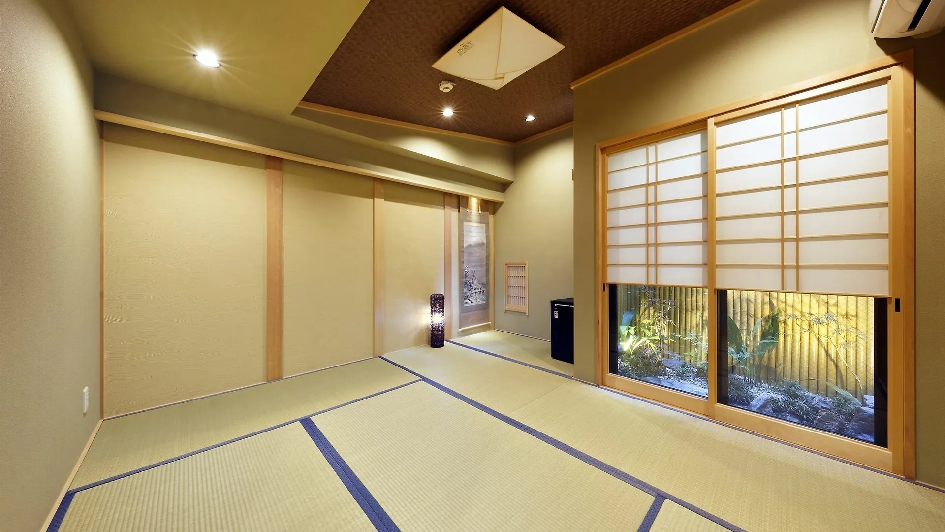 京都　ひまわり　河原町四条 2*, 京都市 日本