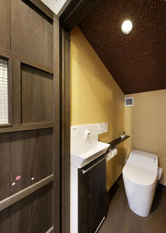 Kyoto Himawari Shijo Kawaramachi Hotel 2*,